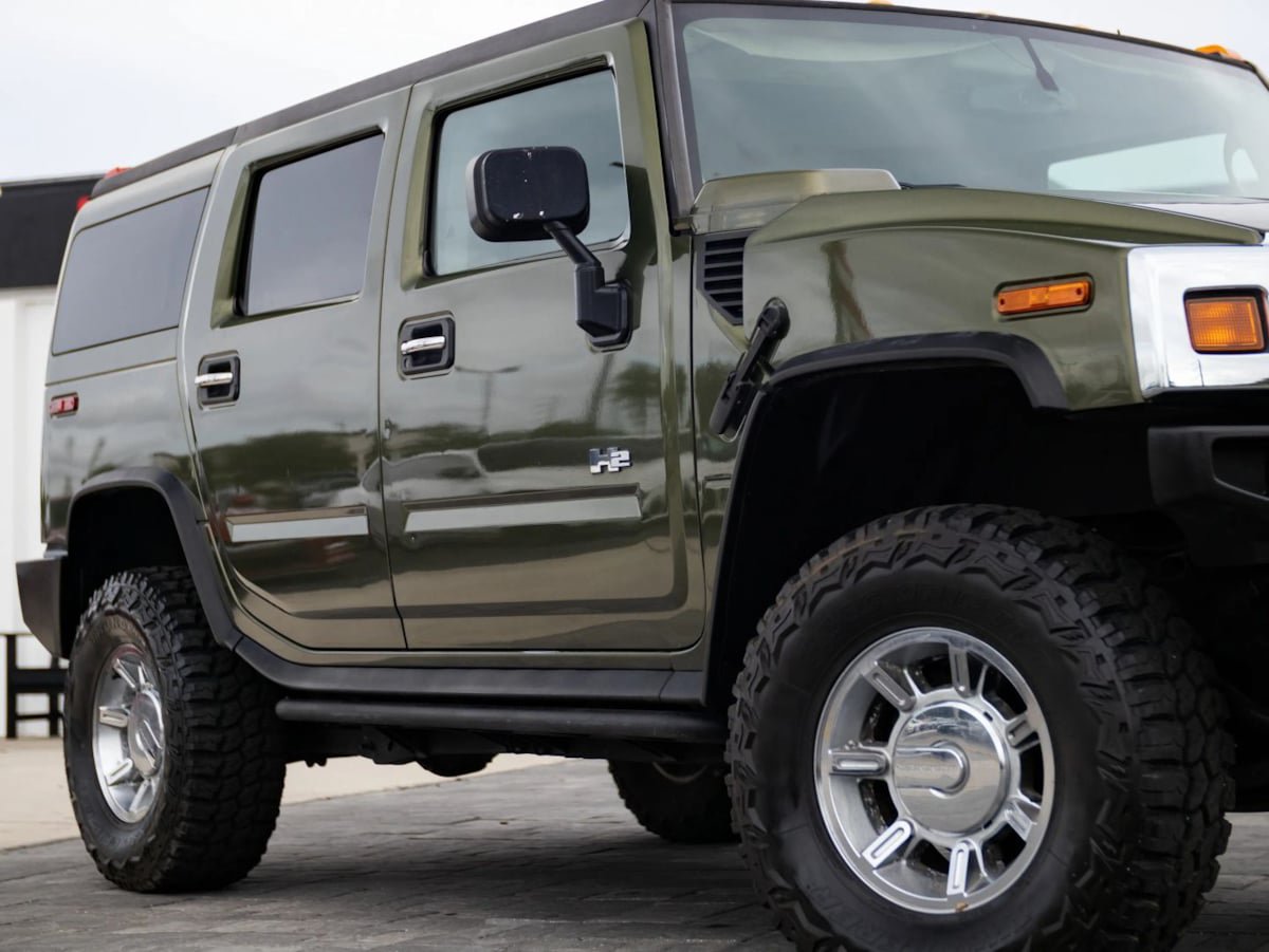 Used 2003 HUMMER H2 w/ Preferred Equipment Group AWD/4WD image 2