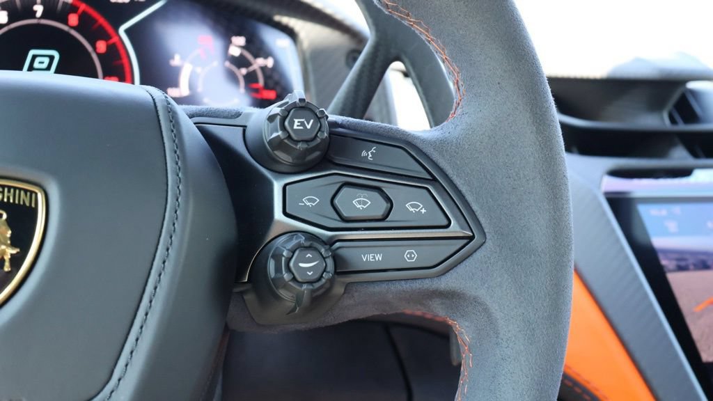 Used 2024 Lamborghini Revuelto AWD/4WD image 16