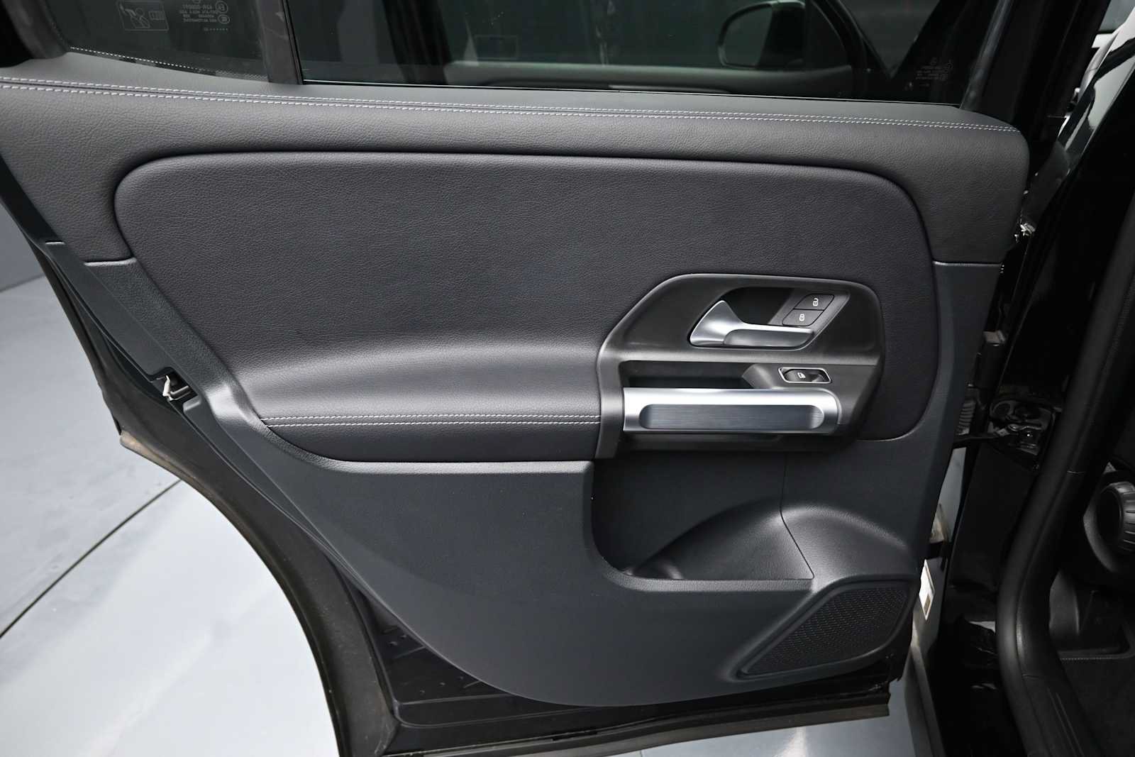 Used 2022 Mercedes-Benz GLB 250 image 17
