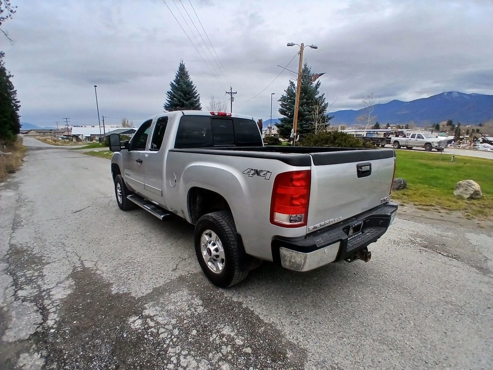 Used 2013 GMC Sierra 2500 SLE w/ SLE Preferred Package image 6