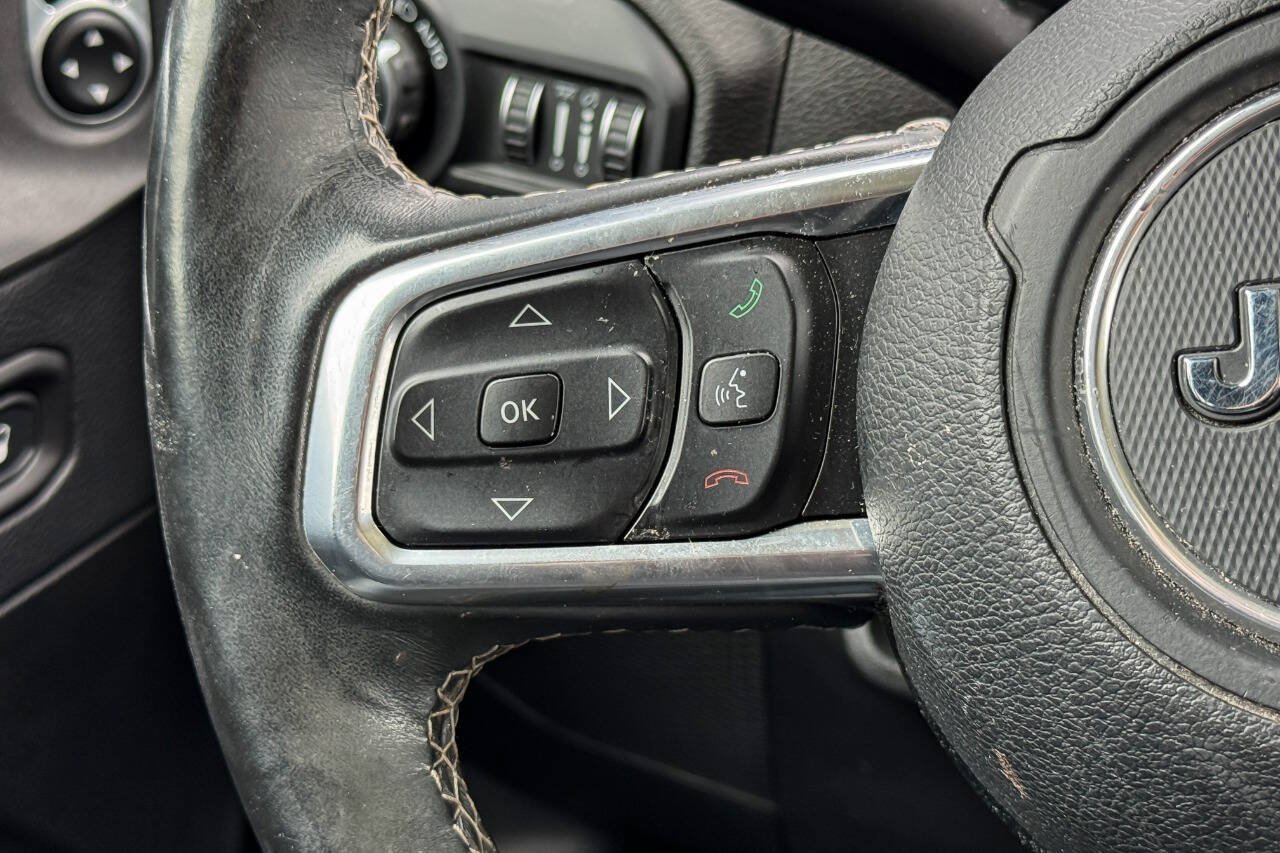 Used 2019 Jeep Wrangler Unlimited Sahara w/ Uconnect 4C Nav & Sound Group AWD/4WD image 20
