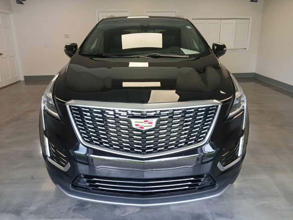 Used 2025 Cadillac XT5 Premium Luxury w/ Technology Package AWD/4WD image 5