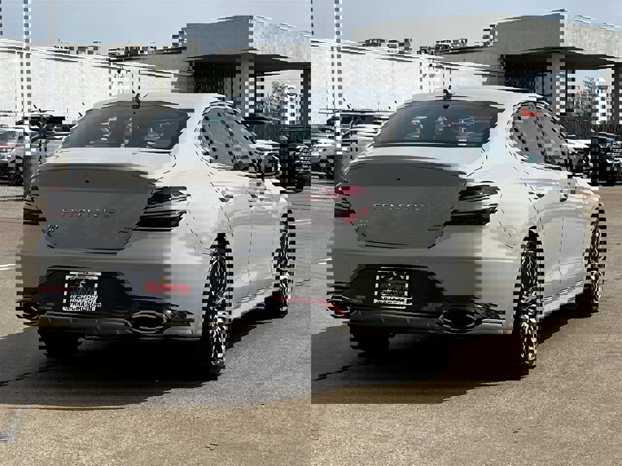 Used 2025 Genesis G70 2.5T image 4