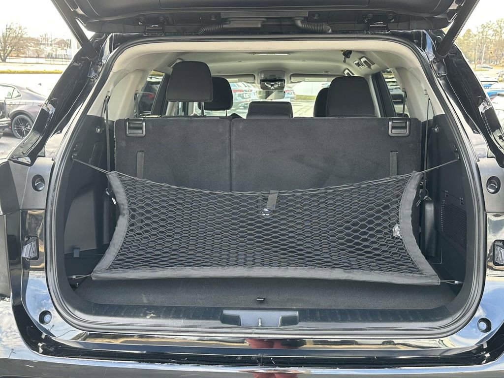 Used 2023 Toyota Highlander LE image 8