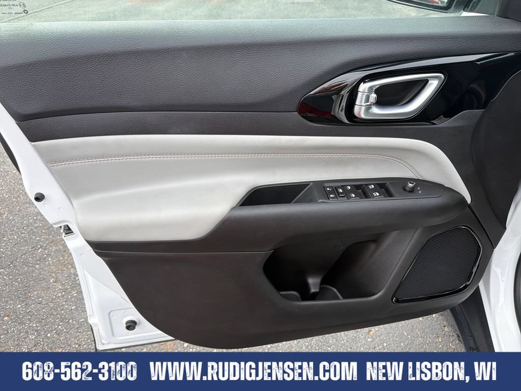 Used 2025 Jeep Compass Limited AWD/4WD image 10