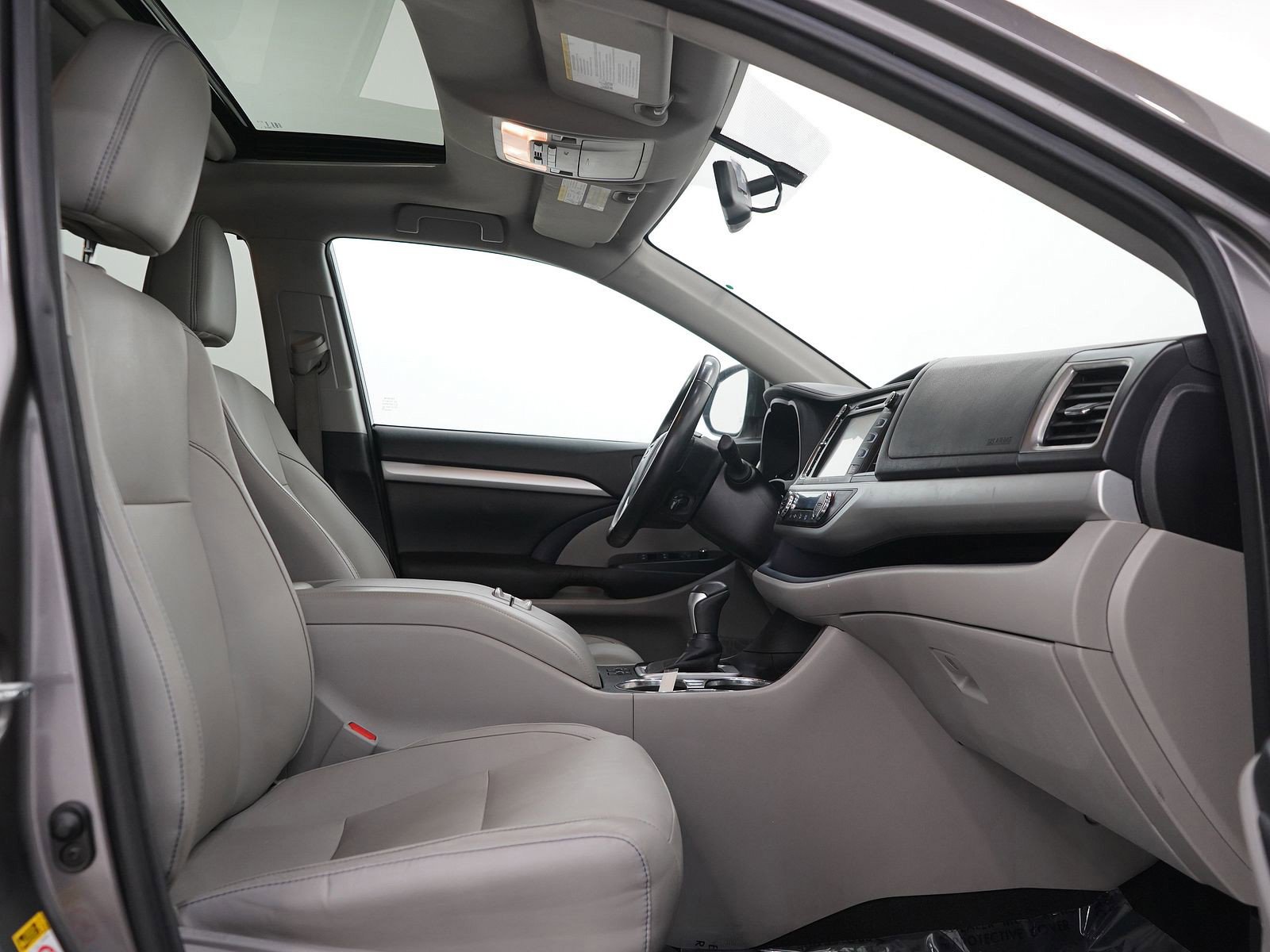 Used 2016 Toyota Highlander XLE AWD/4WD image 8