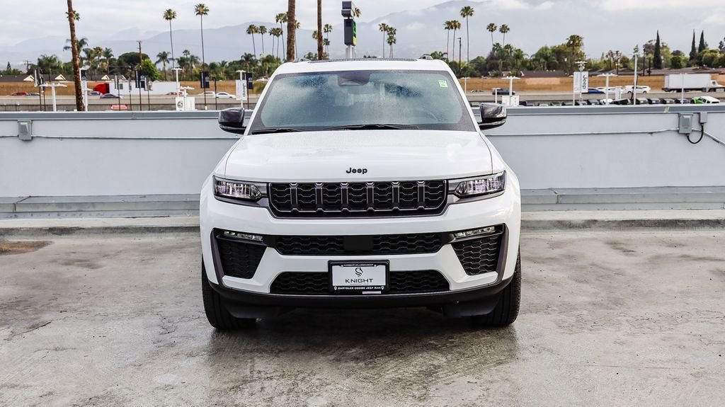 New 2026 Jeep Grand Cherokee Limited AWD/4WD image 3