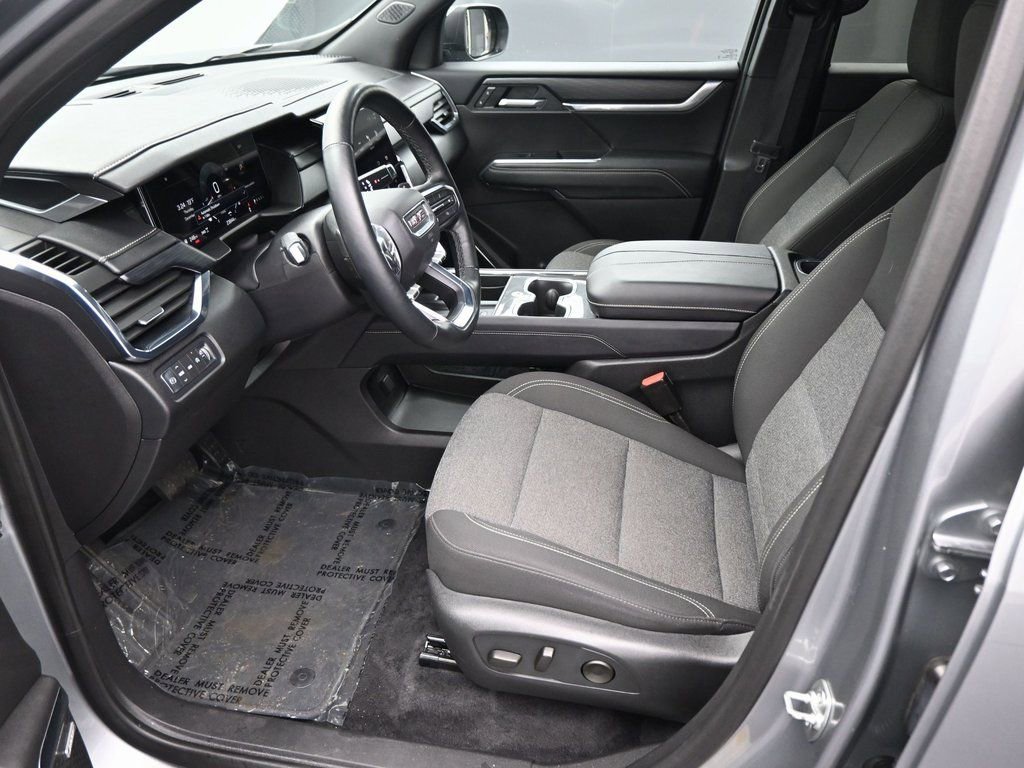 Used 2025 GMC Acadia Elevation AWD/4WD image 9