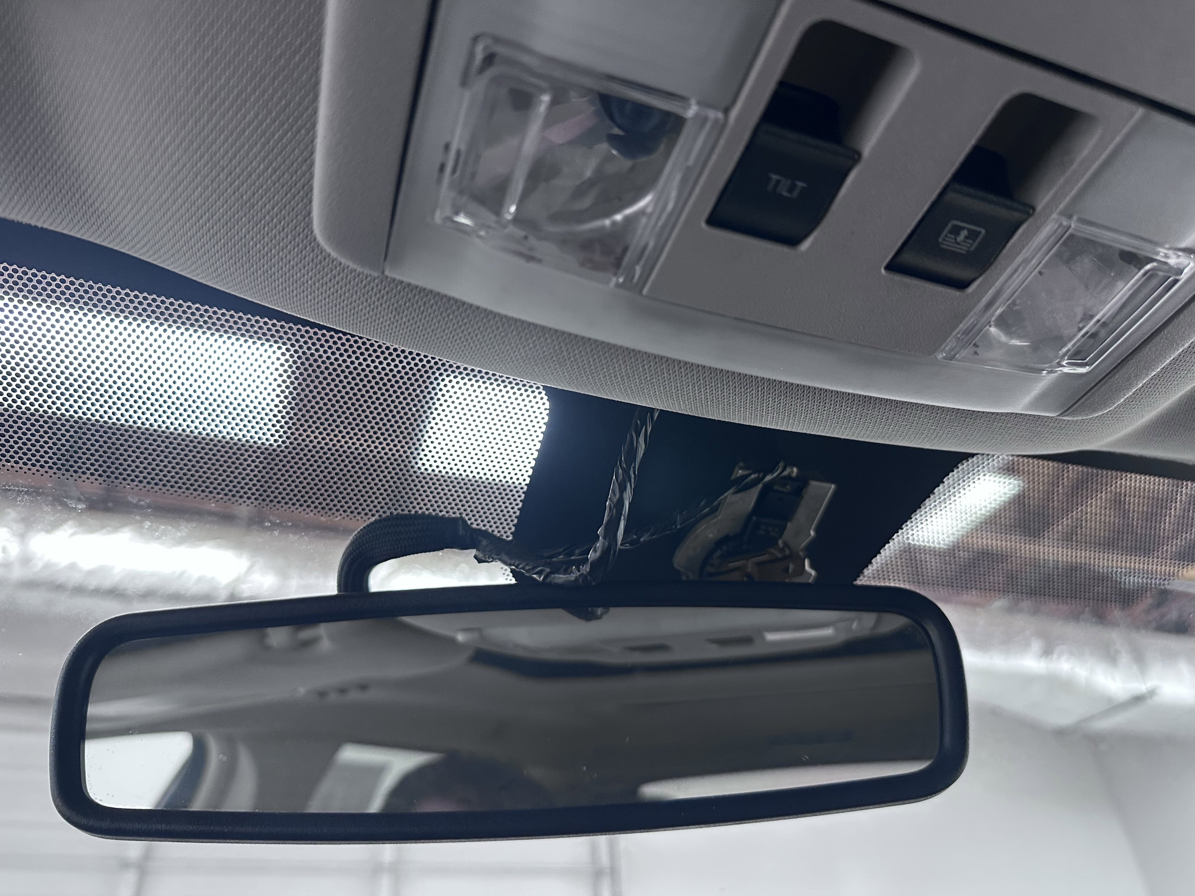 Used 2011 Lincoln MKX 2WD w/ 101A Rapid Spec Order Code image 54