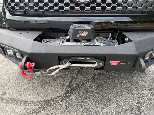 Used 2017 Toyota Tundra 4x4 CrewMax image 9