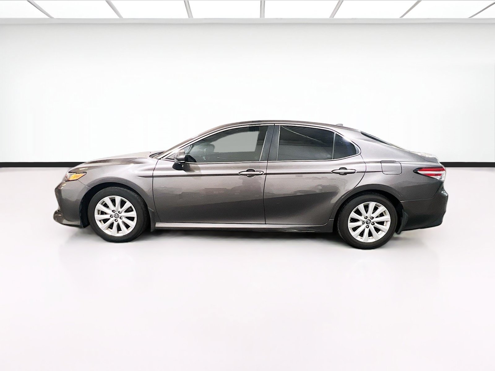 Used 2020 Toyota Camry LE w/ Protection Package (Q2) FWD image 21