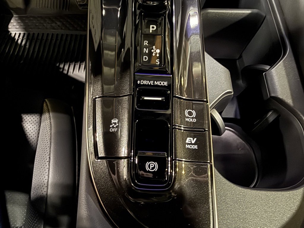 New 2025 Toyota Crown Signia image 22