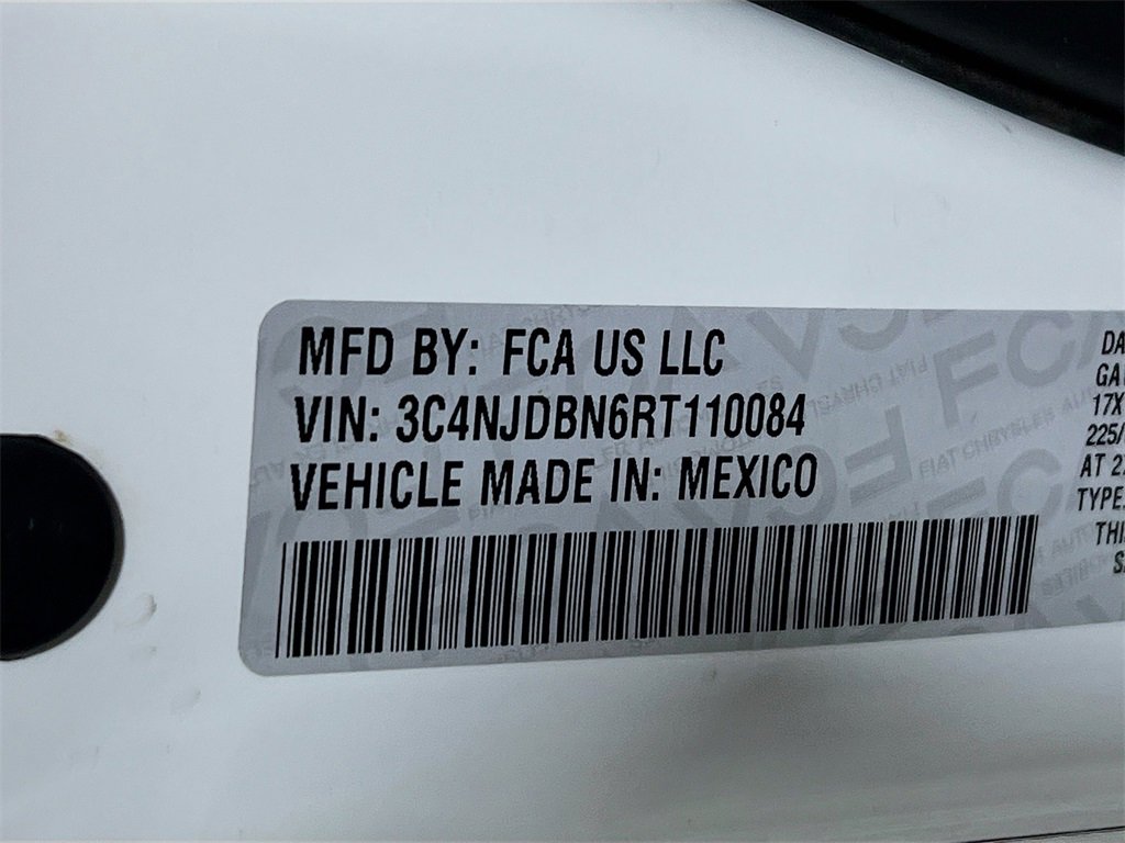 Used 2024 Jeep Compass Latitude image 28