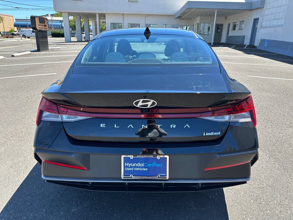 Certified 2025 Hyundai Elantra Limited FWD image 5