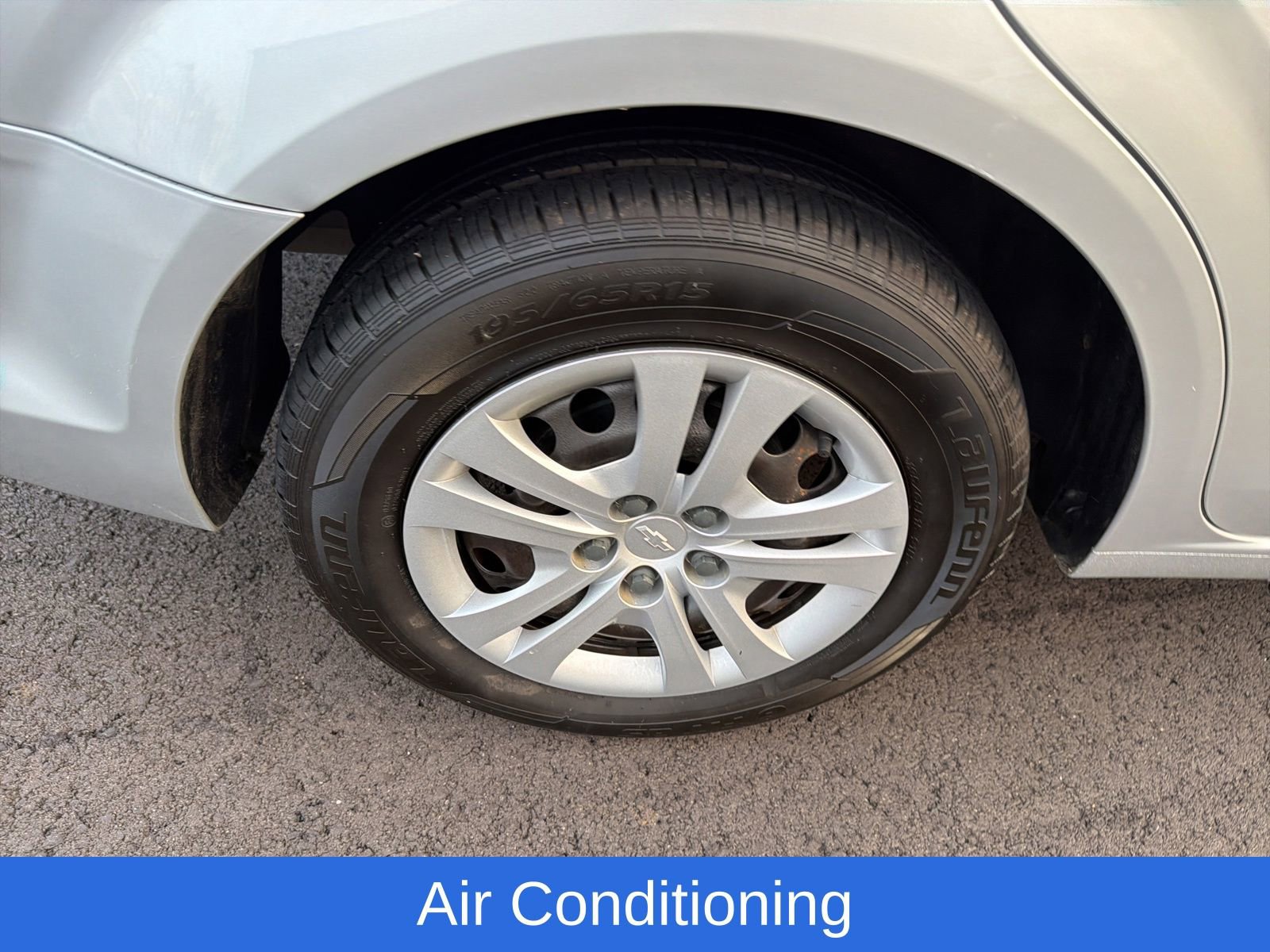 Used 2020 Chevrolet Sonic LS image 22