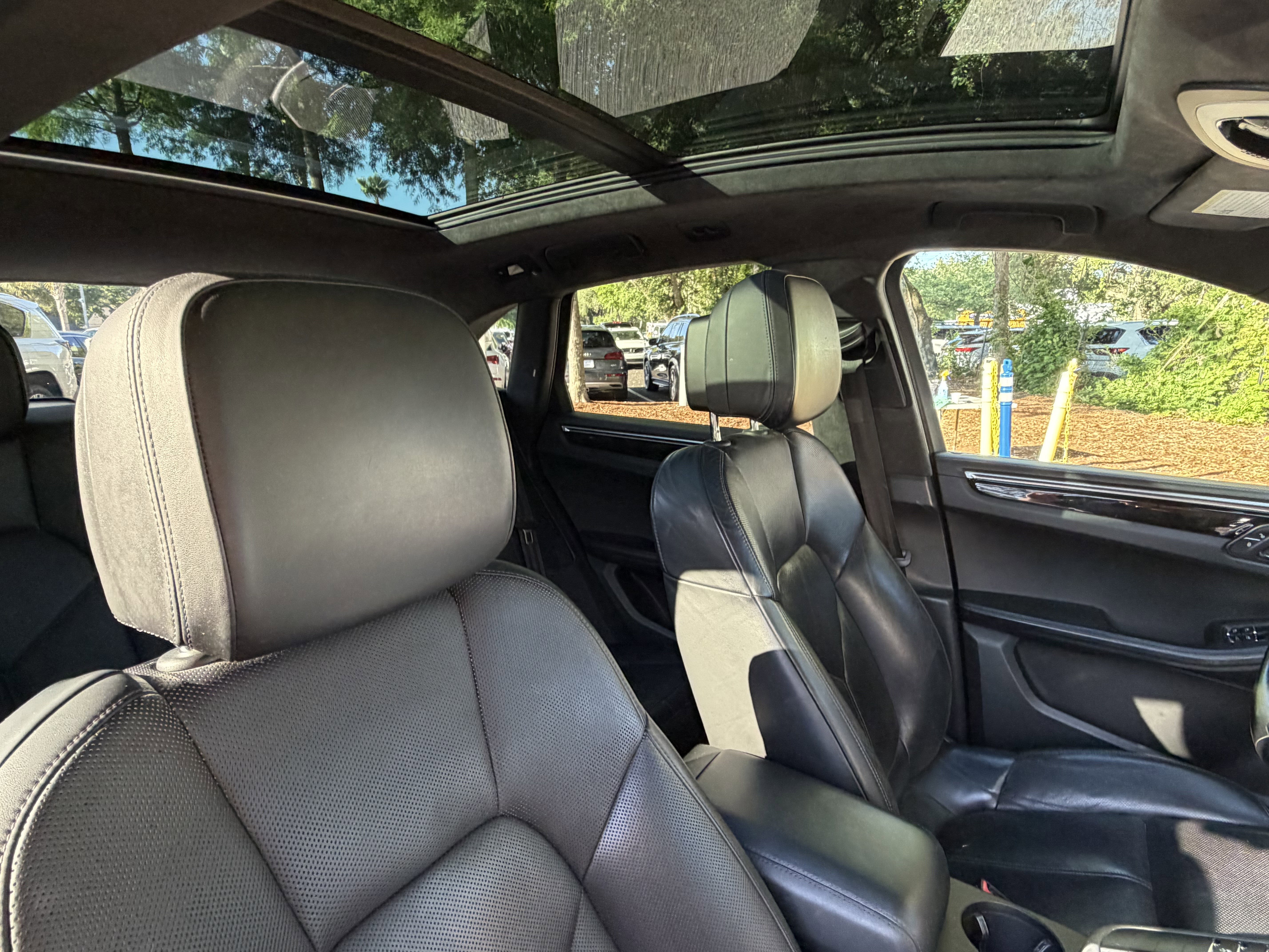 Used 2016 Porsche Macan Turbo AWD/4WD image 45