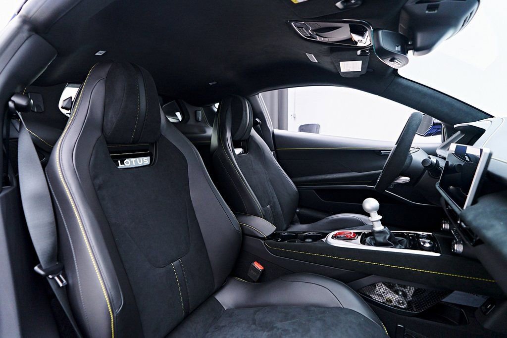 Used 2025 Lotus Emira RWD image 45