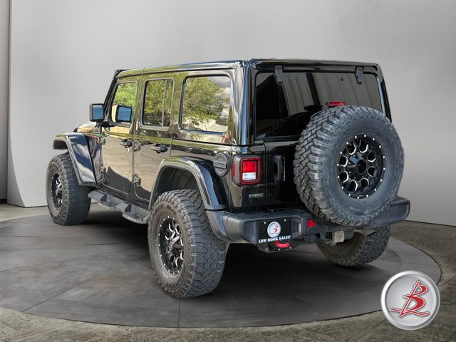 Used 2023 Jeep Wrangler Unlimited Rubicon w/ Cold Weather Group AWD/4WD image 5