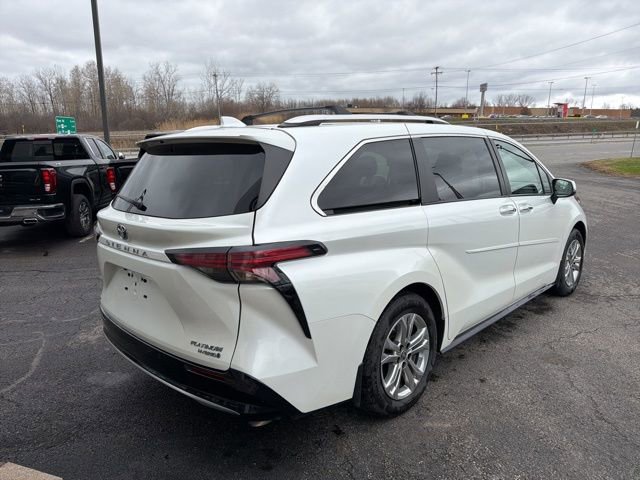 Used 2022 Toyota Sienna Platinum image 5