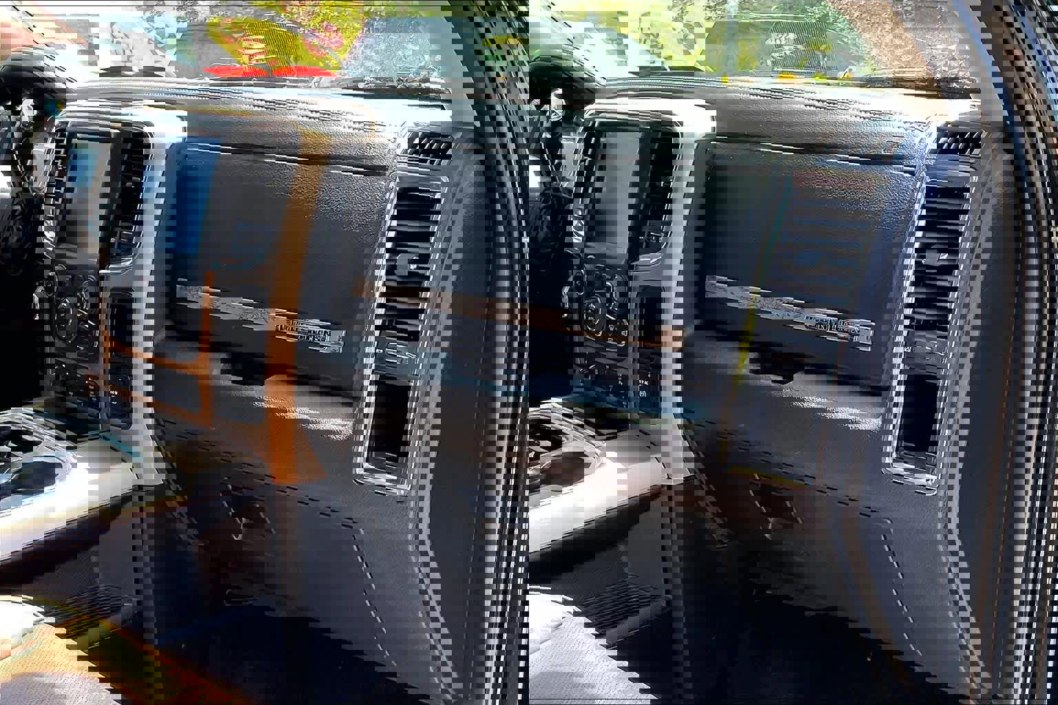 Used 2016 RAM 2500 Longhorn w/ Snow Chief Group image 16