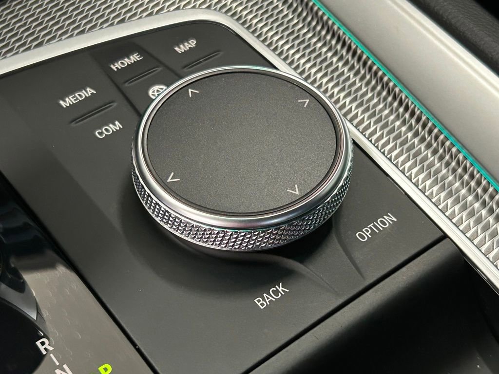 Used 2022 BMW Z4 M40i w/ Premium Package image 25