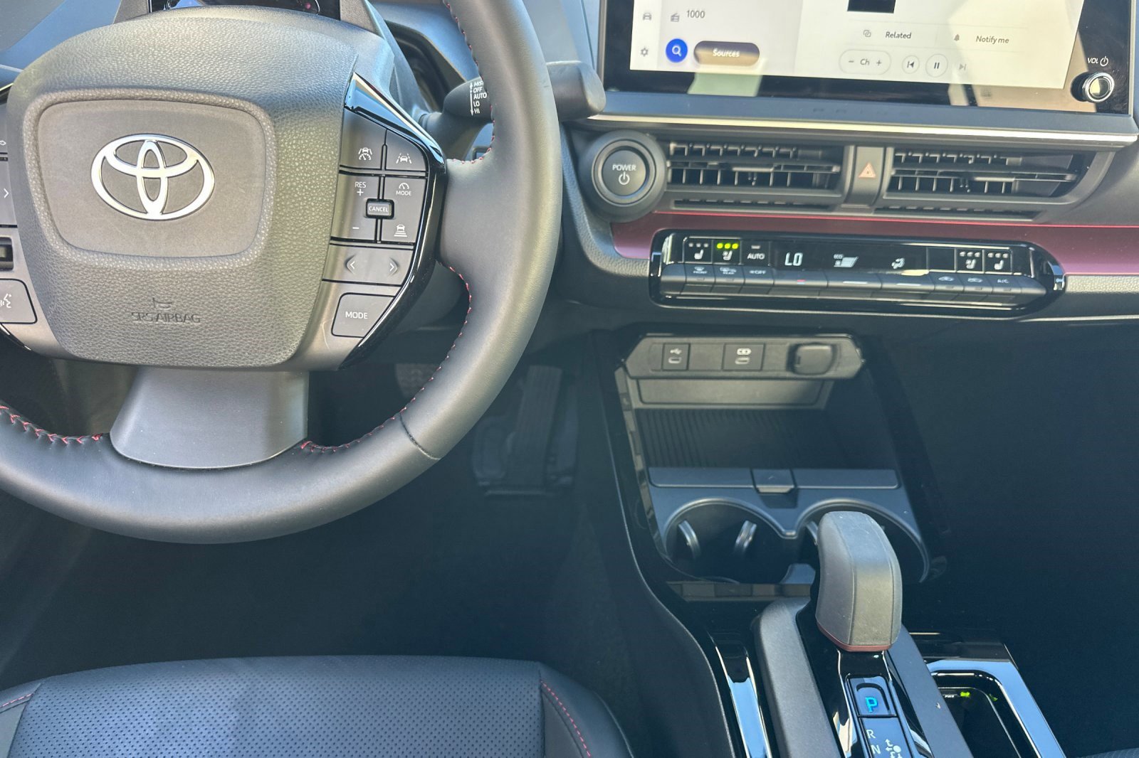 Used 2025 Toyota Prius Plug-In Hybrid image 16