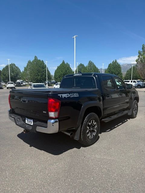 Used 2017 Toyota Tacoma TRD Off-Road AWD/4WD image 6