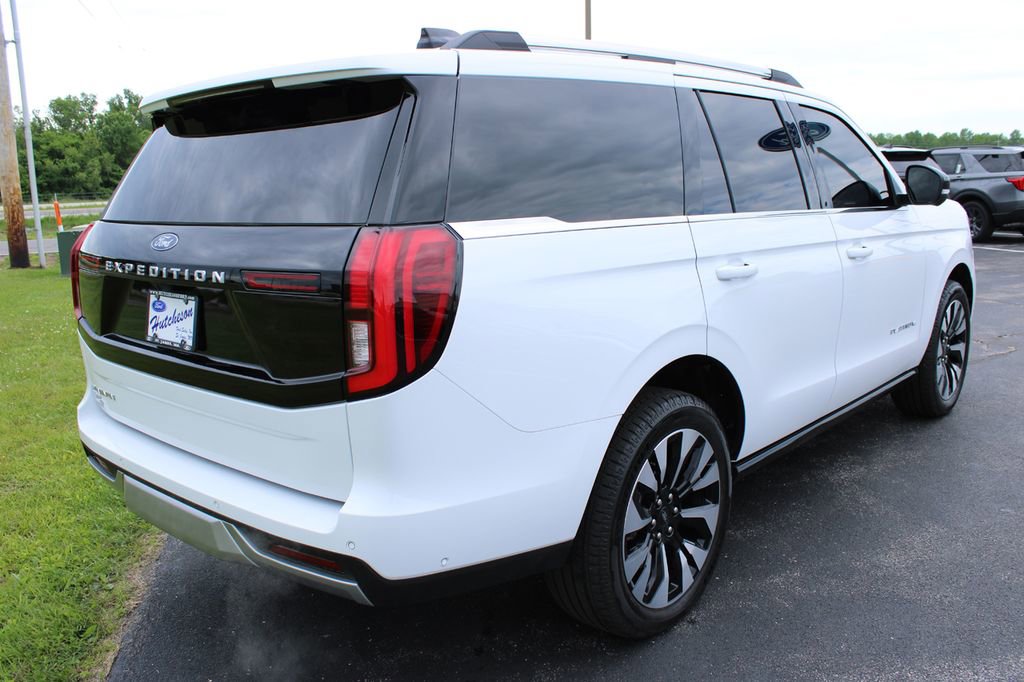 Used 2025 Ford Expedition Platinum w/ Driver's Package AWD/4WD image 19