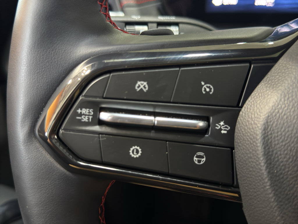 Used 2026 Chevrolet Traverse RS w/ LPO, Floor Liner Package AWD/4WD image 25