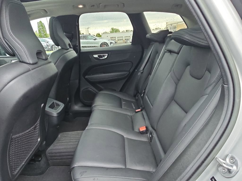 Used 2023 Volvo XC60 B5 Plus w/ Protection Package Premier AWD/4WD image 12