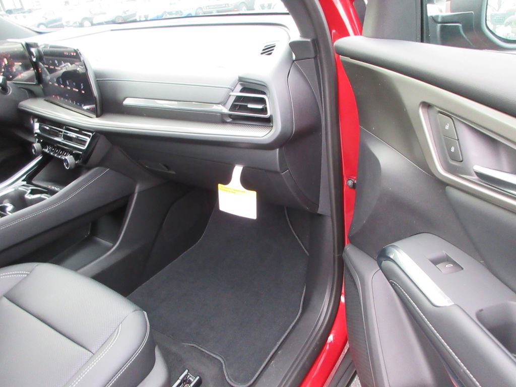 New 2026 Chevrolet Traverse LT w/ Sun and Wheel Package image 18