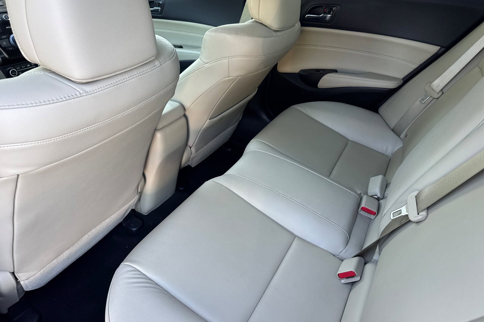 Used 2017 Acura ILX FWD image 25