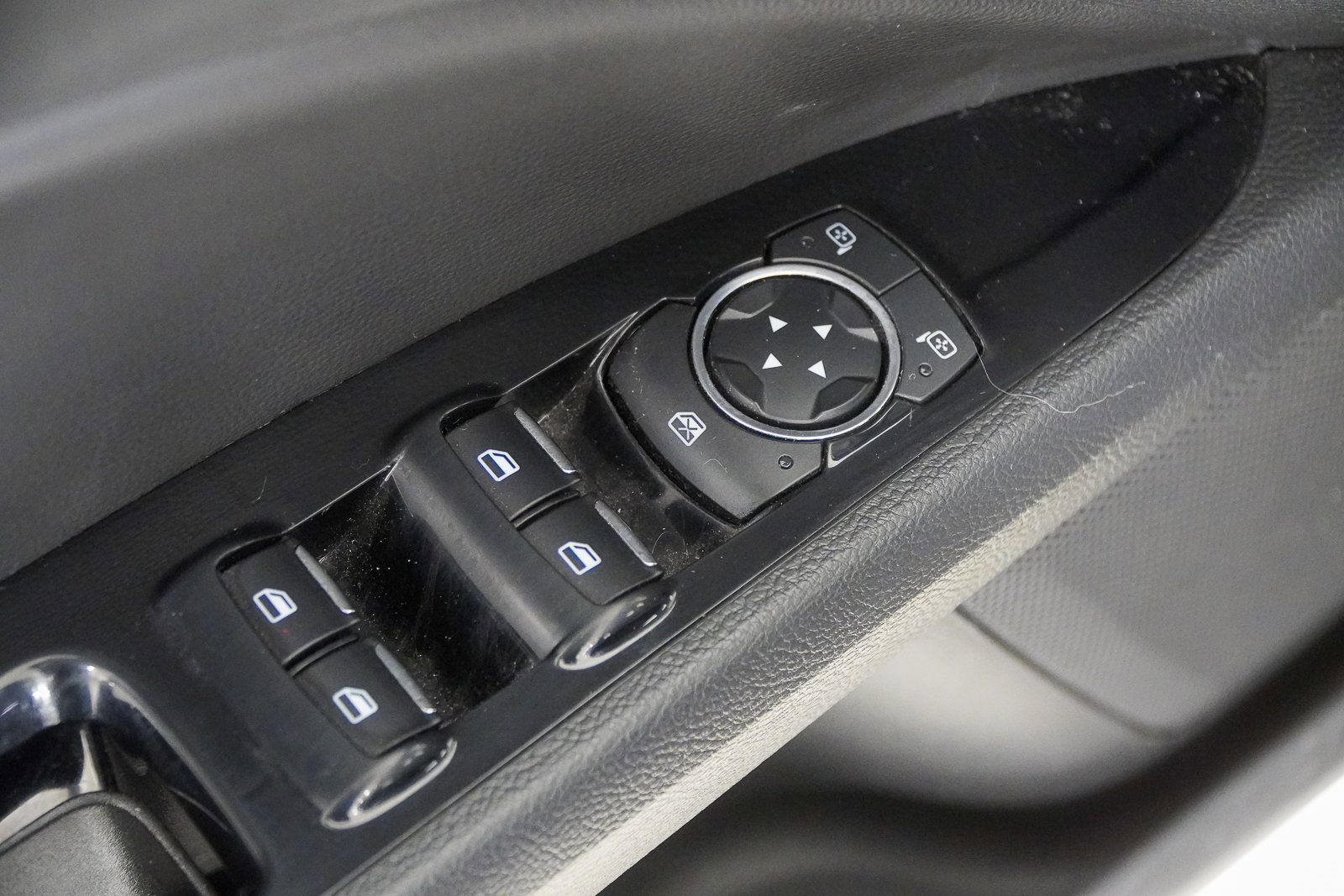 Used 2015 Ford Fusion SE w/ Equipment Group 202A image 18