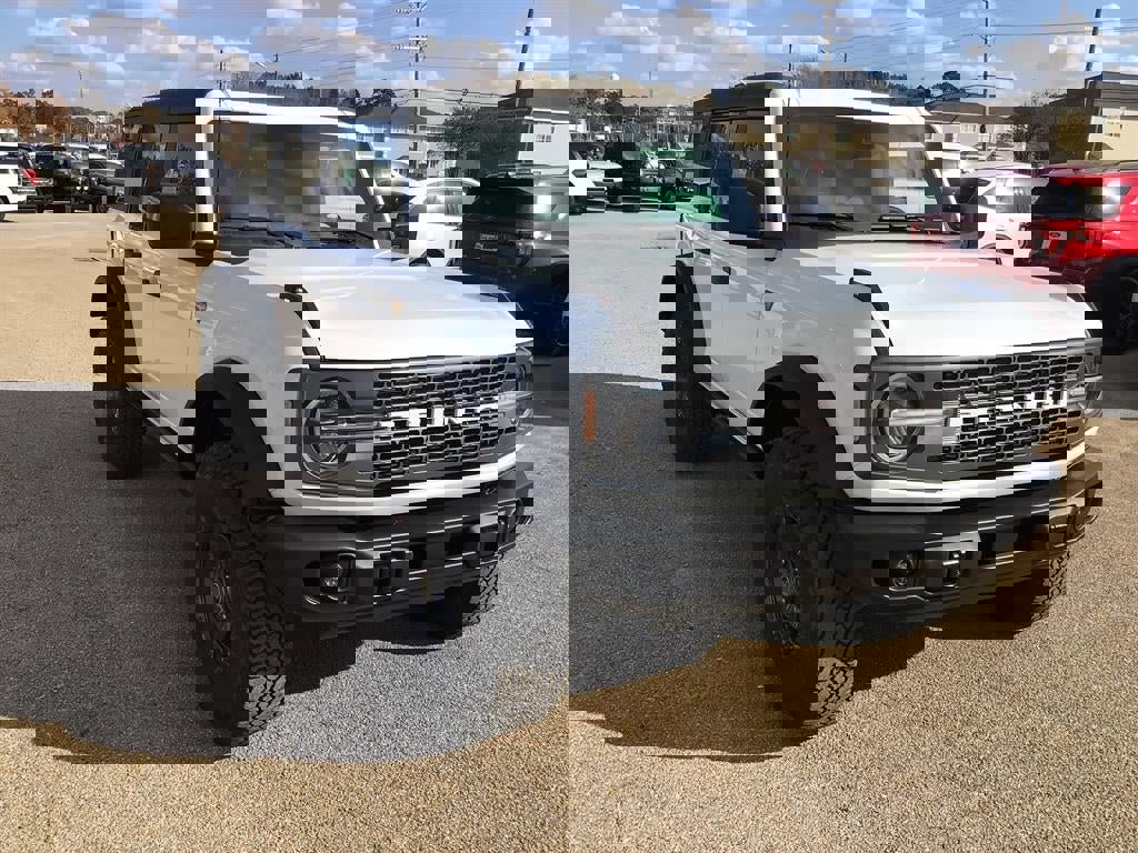New 2025 Ford Bronco Badlands w/ Sasquatch Package image 11