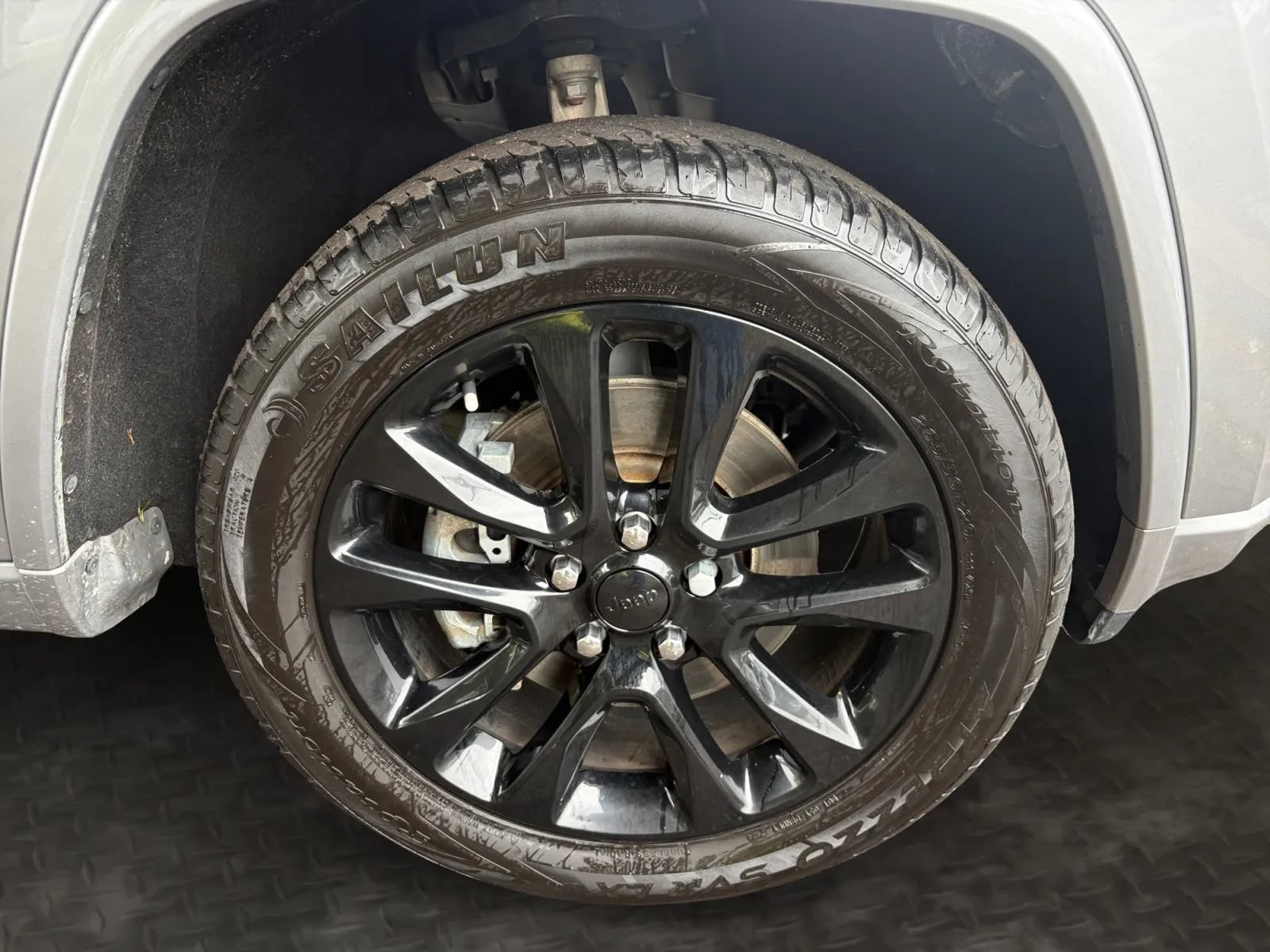 Used 2021 Jeep Grand Cherokee Laredo X AWD/4WD image 36