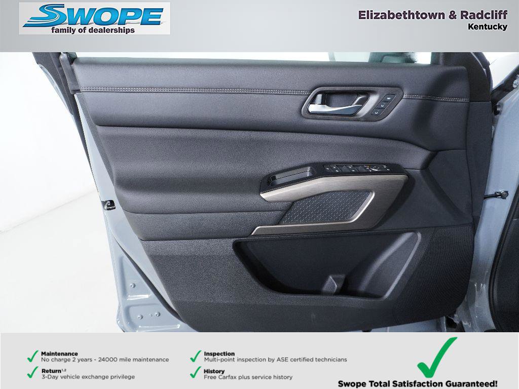 New 2025 Nissan Pathfinder Platinum image 15