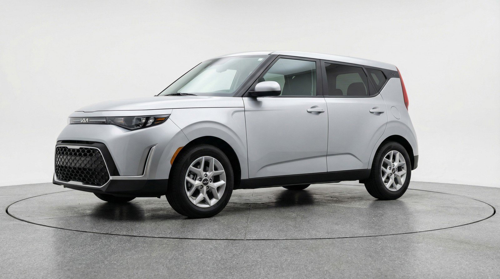 Used 2025 Kia Soul LX w/ LX Technology Package image 3