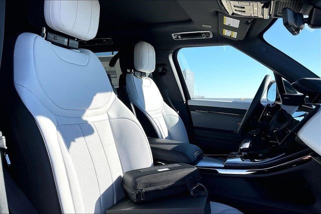 New 2025 Land Rover Range Rover Sport Dynamic SE image 12