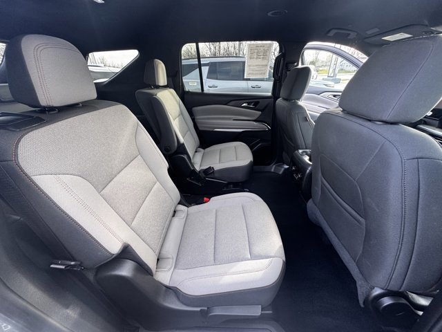 Used 2025 Chevrolet Traverse LT image 11