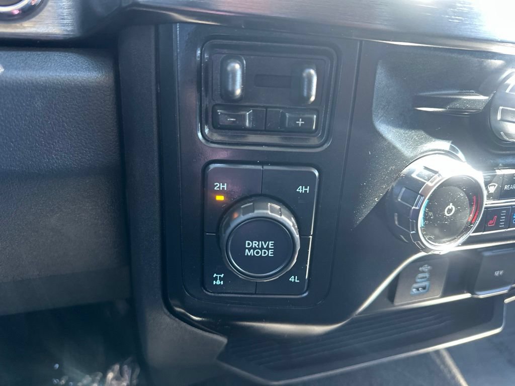 Used 2023 Ford F350 Lariat w/ Sport Appearance Package AWD/4WD image 9
