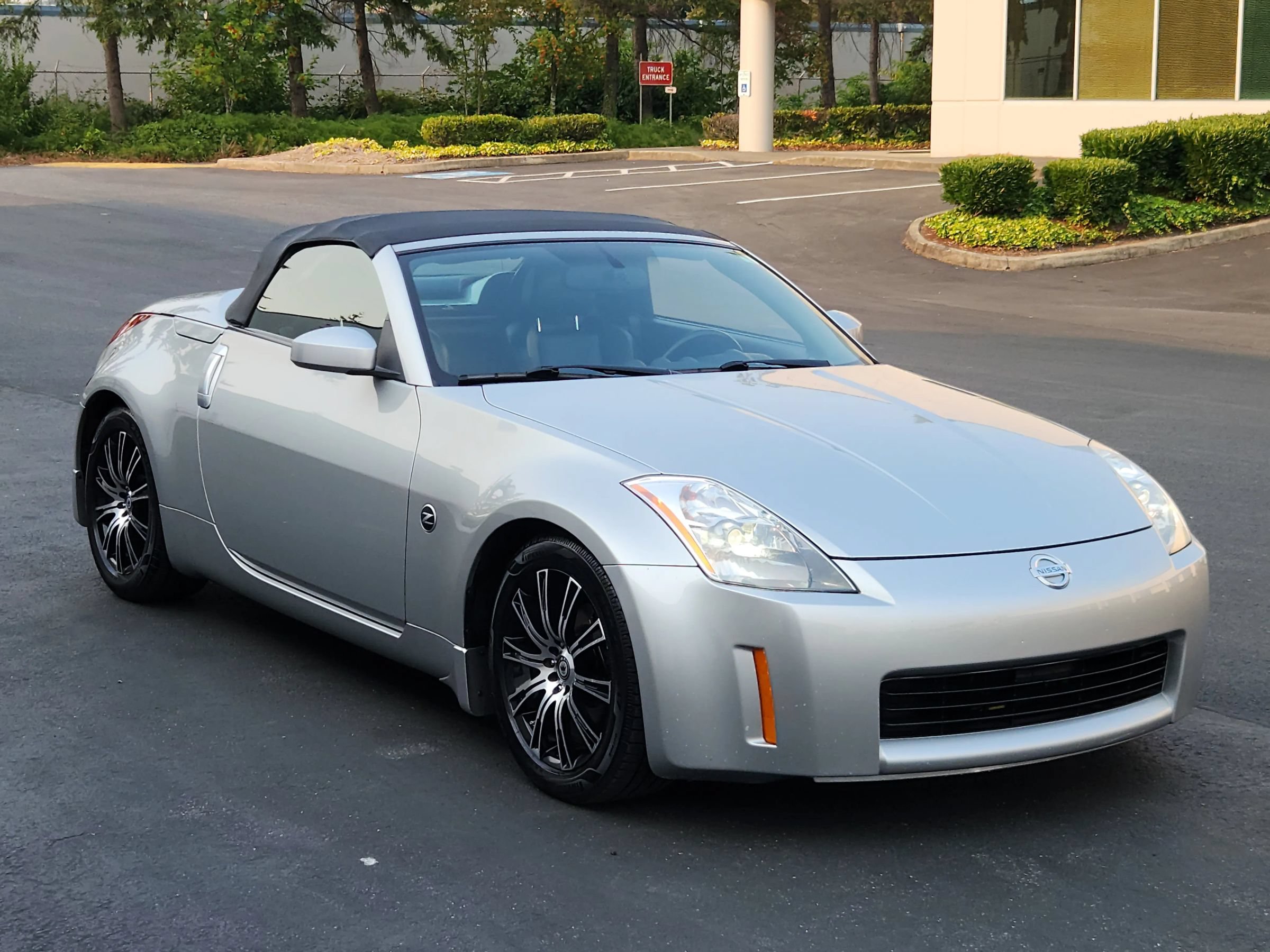 Used 2005 Nissan 350Z Touring RWD image 5