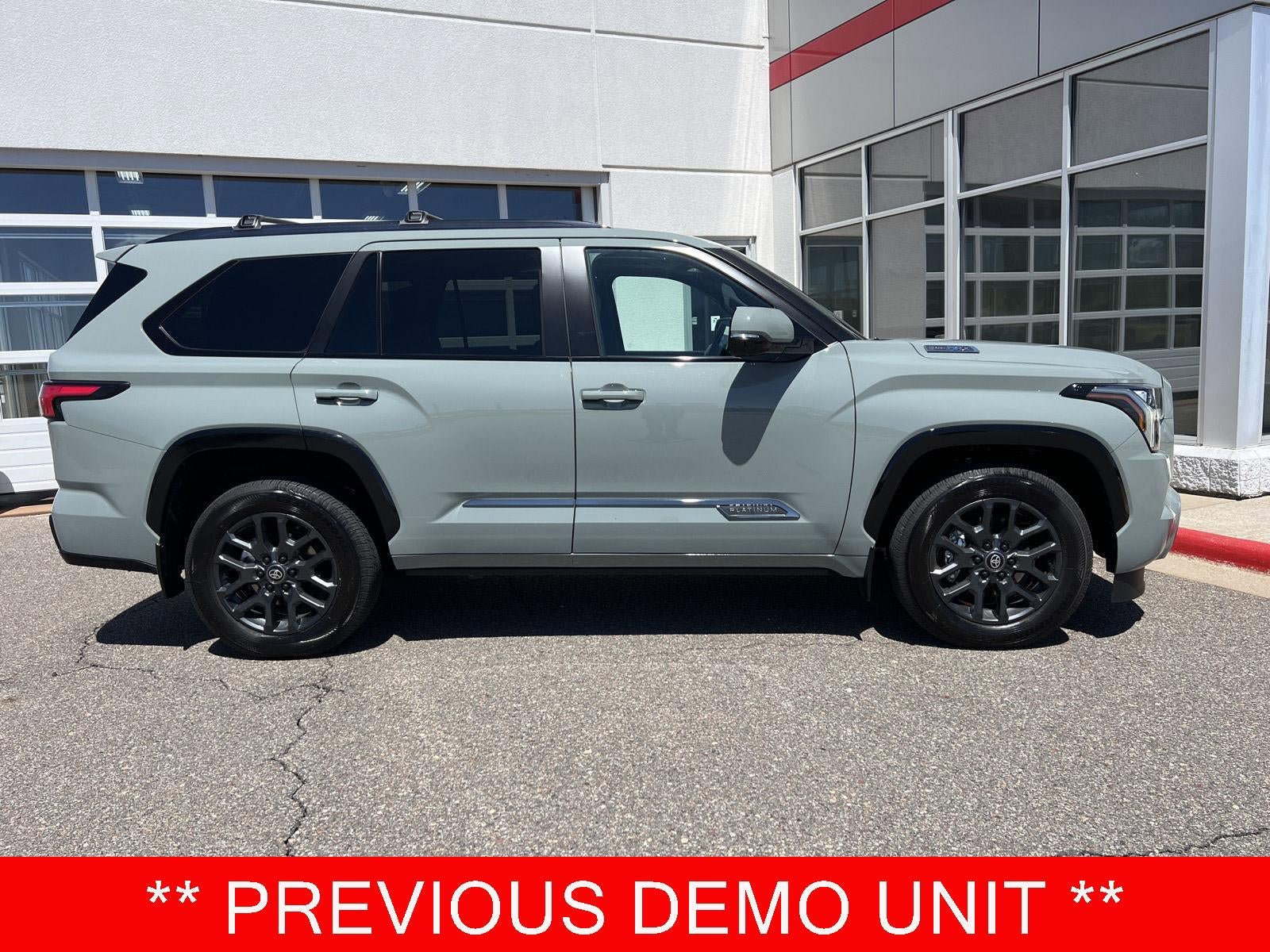 Used 2026 Toyota Sequoia Platinum AWD/4WD image 1