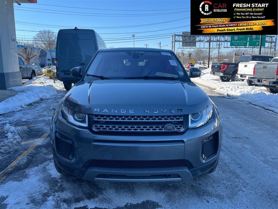 Used 2019 Land Rover Range Rover Evoque SE image 2