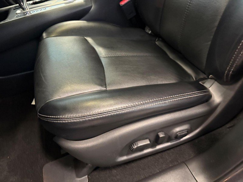 Used 2018 Nissan Pathfinder SL w/ SL Premium Package AWD/4WD image 17