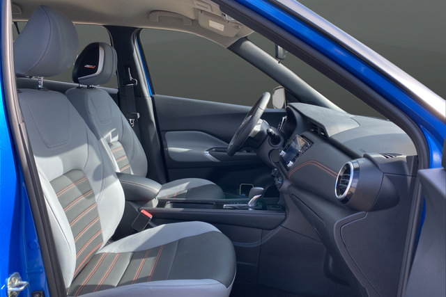 Used 2024 Nissan Kicks SR w/ SR Premium Package FWD image 23