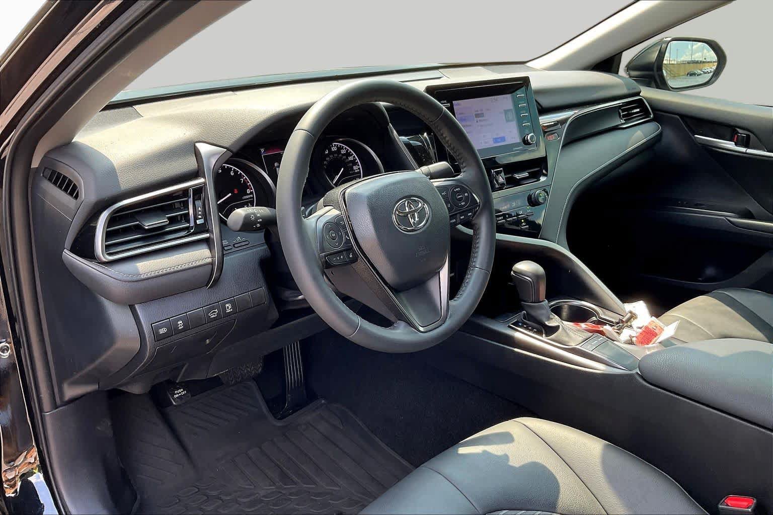 Used 2024 Toyota Camry SE w/ Convenience Package FWD image 17