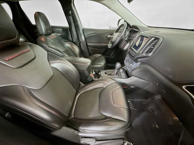 Used 2019 Jeep Cherokee Trailhawk image 25