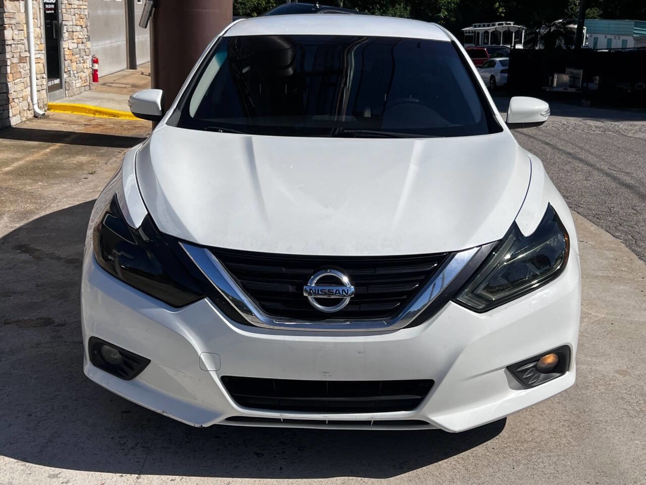 Used 2018 Nissan Altima 2.5 SL FWD image 9
