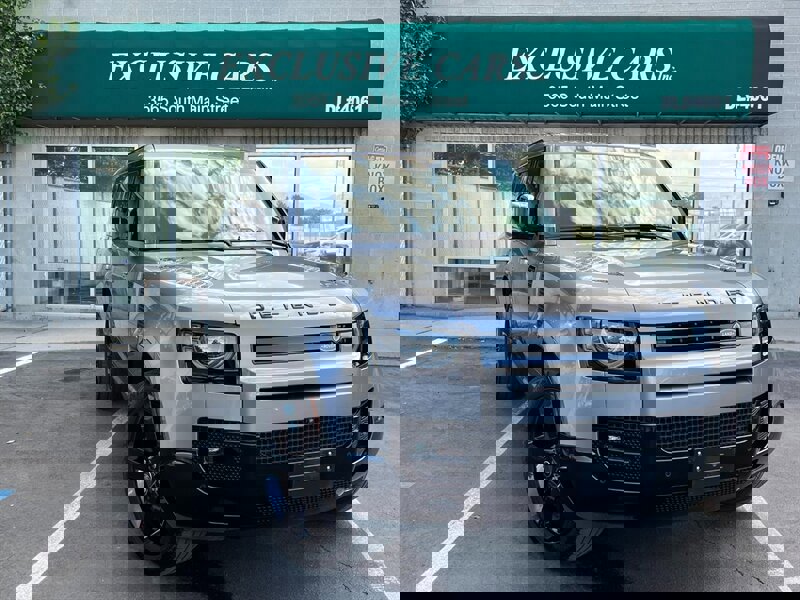 Used 2024 Land Rover Defender 130 X-Dynamic SE image 1