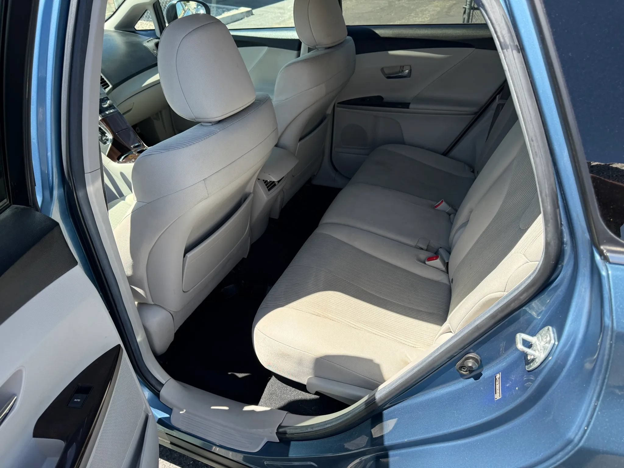 Used 2012 Toyota Venza LE FWD image 12